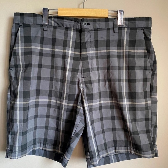 Chaps Golf Men's Gray Plaid Golf‎ Shorts Size 40 - Picture 1 of 12